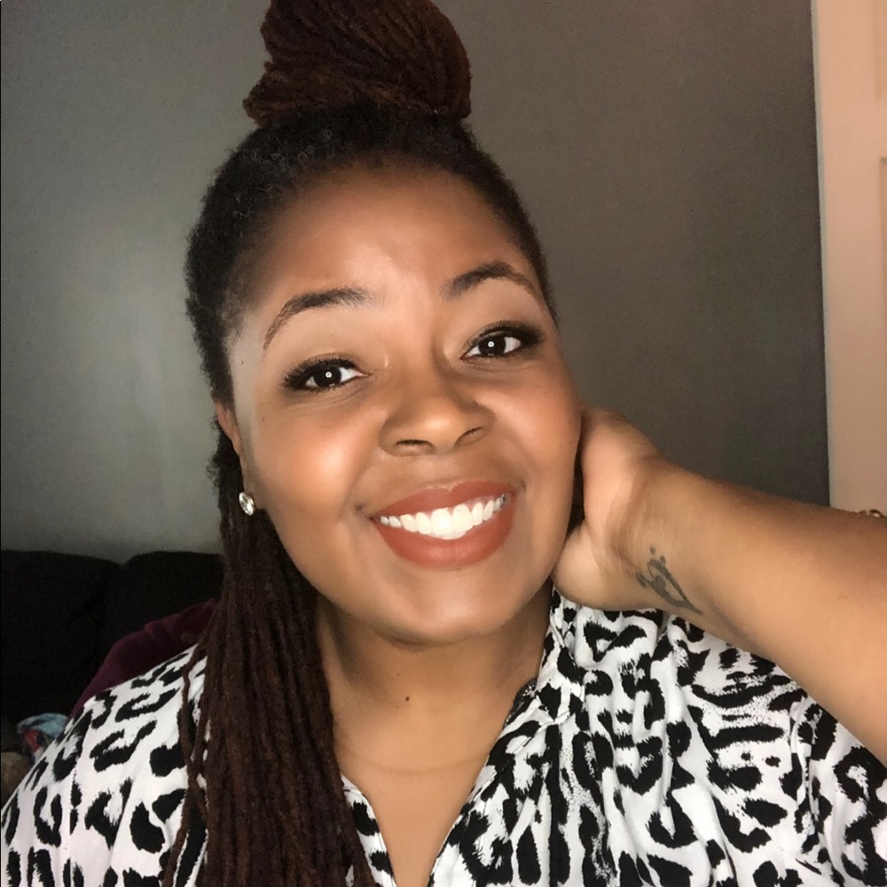 Meet your Posher, Angelica